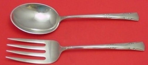 Gorham Greenbrier Sterling Silver Salad Serving Set 8 3/4 inches: Gorham Greenbrier Sterling Silver Salad Serving Set 8 3/4 inches This exquisite Greenbrier salad serving set by Gorham is crafted entirely from sterling silver, showcasing the elegant Greenbrier patte