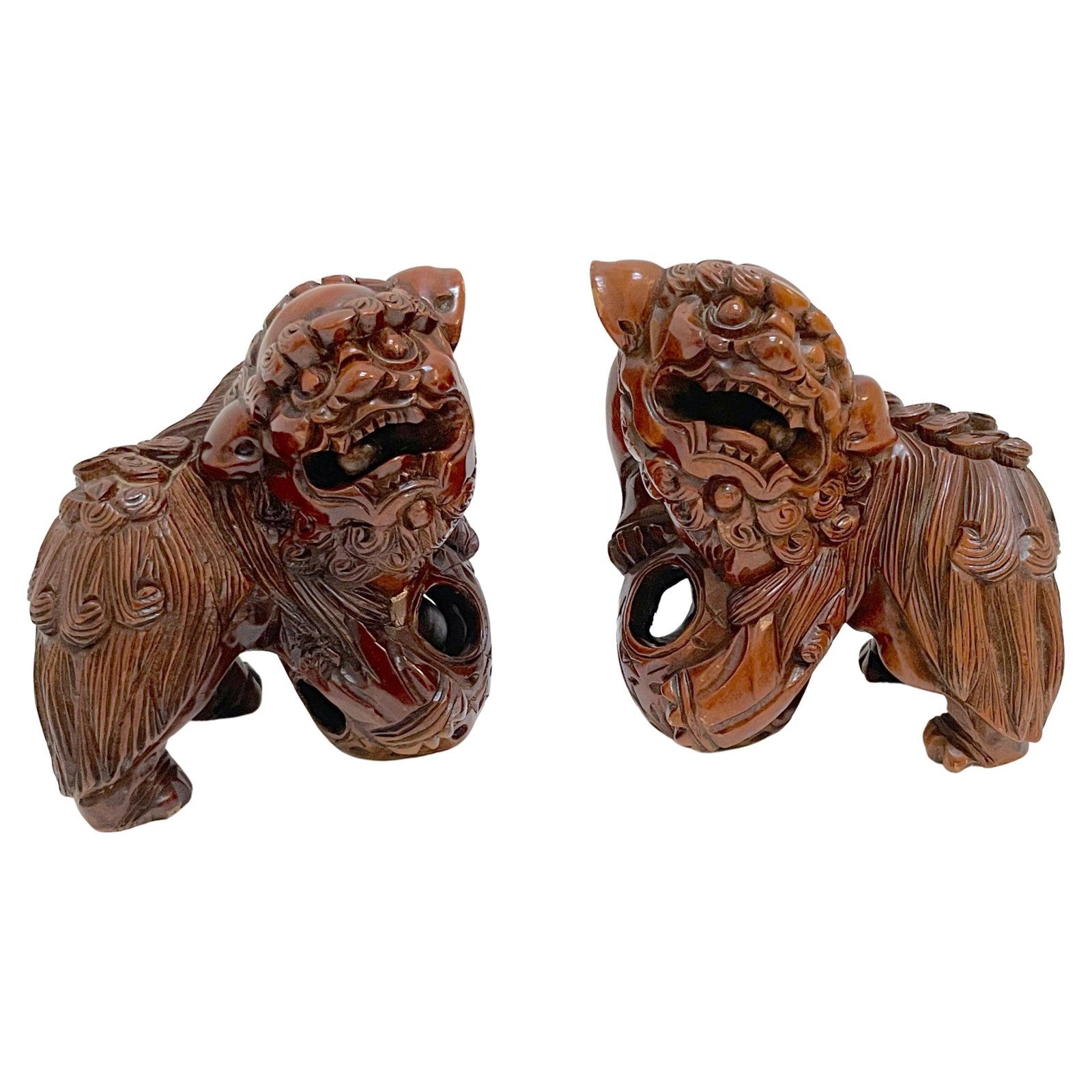 Exquisite Pair of 1920s Chinese Carved Hardwood Foo Dogs with Rolling Pearls (1 of 15)
