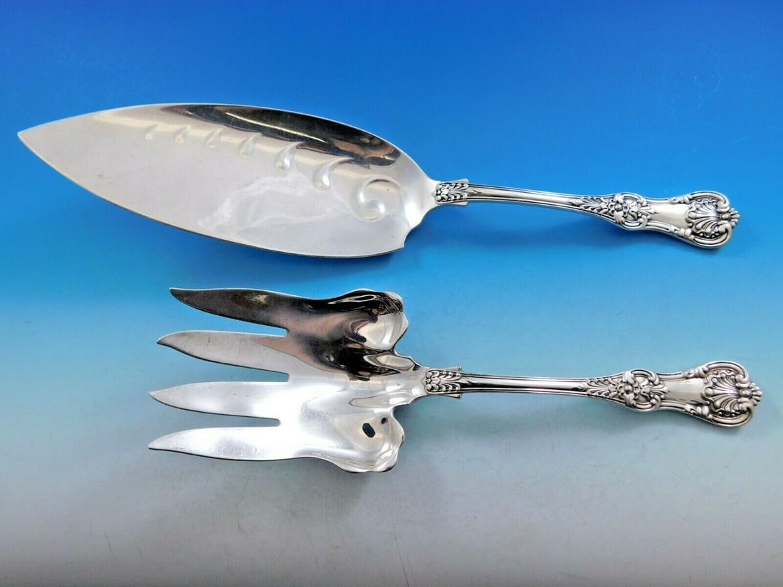 Tiffany & Co English King Sterling Silver 2-Piece Fish Serving Set: Tiffany & Co English King Sterling Silver 2-Piece Fish Serving Set Elevate your dining experience with this exquisite 2-piece Fish Serving Set from Tiffany & Co., featuring the elegant English King pa