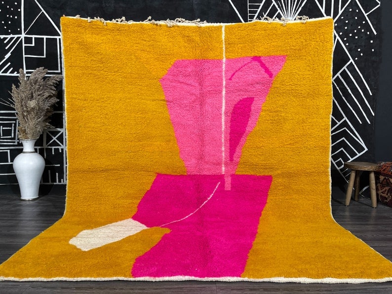 Handwoven Luxury Soft Rug 100% Local Sheep Wool Morocco: Handwoven Luxury Soft Rug 100% Local Sheep Wool Morocco Experience the luxurious comfort of this Authentic Soft Rug, meticulously handwoven in the Atlas Mountains by skilled Berber women weavers. Craf