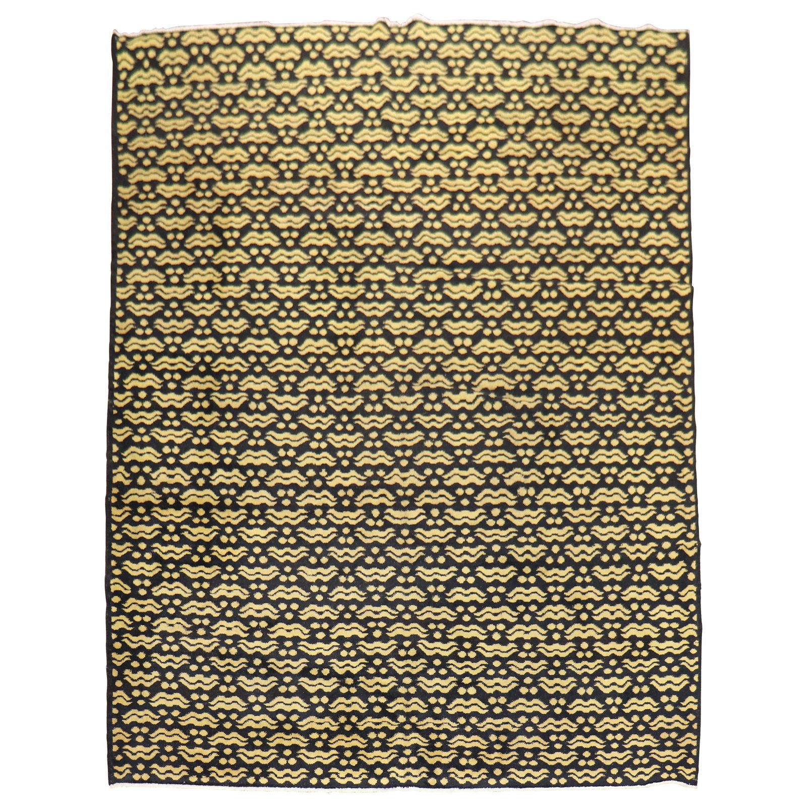 Vintage Turkish Black Yellow Mid-Century Modern Wool Rug 85 x 122: Vintage Turkish Black Yellow Mid-Century Modern Wool Rug 85 x 122 This exquisite vintage Turkish rug features a striking black and yellow design, embodying the essence of Mid-Century Modern style. Han