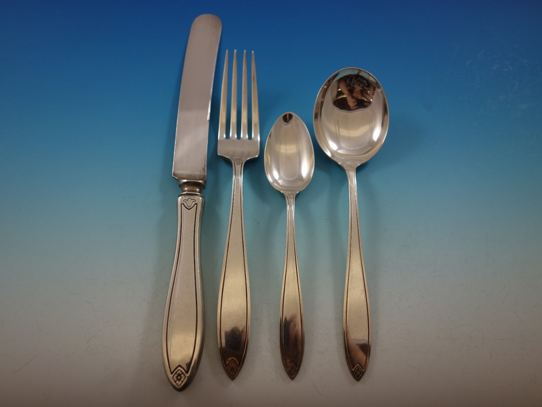 Hallmark Fiesta Sterling Silver Flatware Set 26 Pieces with Towle Caddy: Hallmark Fiesta Sterling Silver Flatware Set 26 Pieces with Towle Caddy Enhance your dining experience with this exquisite 26-piece Sterling Silver Flatware Set from the Fiesta pattern by Hallmark. Th
