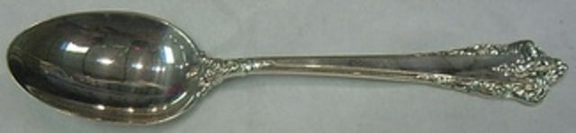 Lunt Rondelay Sterling Silver Teaspoon 6 1/8 In: Lunt Rondelay Sterling Silver Teaspoon 6 1/8 In Rondelay by Lunt sterling silver teaspoon in the Rondelay pattern. This pre-owned flatware piece is not monogrammed and is described as being in excelle