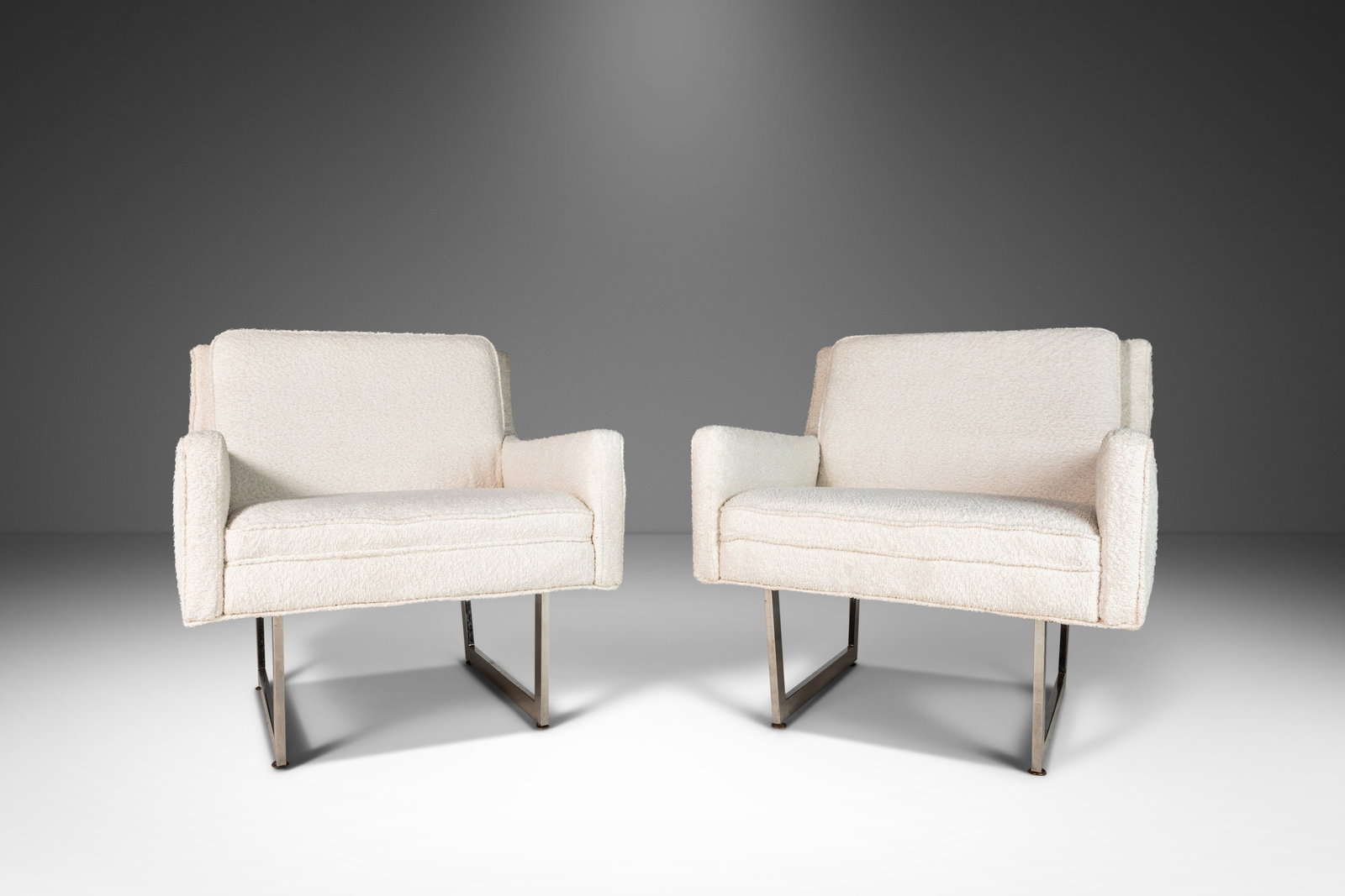Set of 2 Patrician Mid Century Modern Lounge Chairs Chrome Base 1960s: Set of 2 Patrician Mid Century Modern Lounge Chairs Chrome Base 1960s This exquisite set of two Mid-Century Modern lounge chairs by Patrician Furniture Co., crafted in the 1960s, embodies the essence 