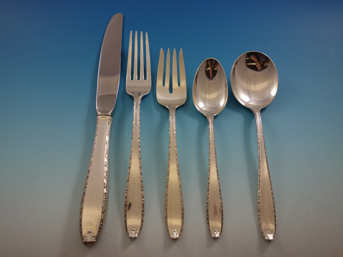Alvin Southern Charm Sterling Silver Flatware Set 32 Pieces for 6 with Caddy: Alvin Southern Charm Sterling Silver Flatware Set 32 Pieces for 6 with Caddy Enhance your dining experience with the Southern Charm Sterling Silver Flatware Set by Alvin. This exquisite 32-piece flatw