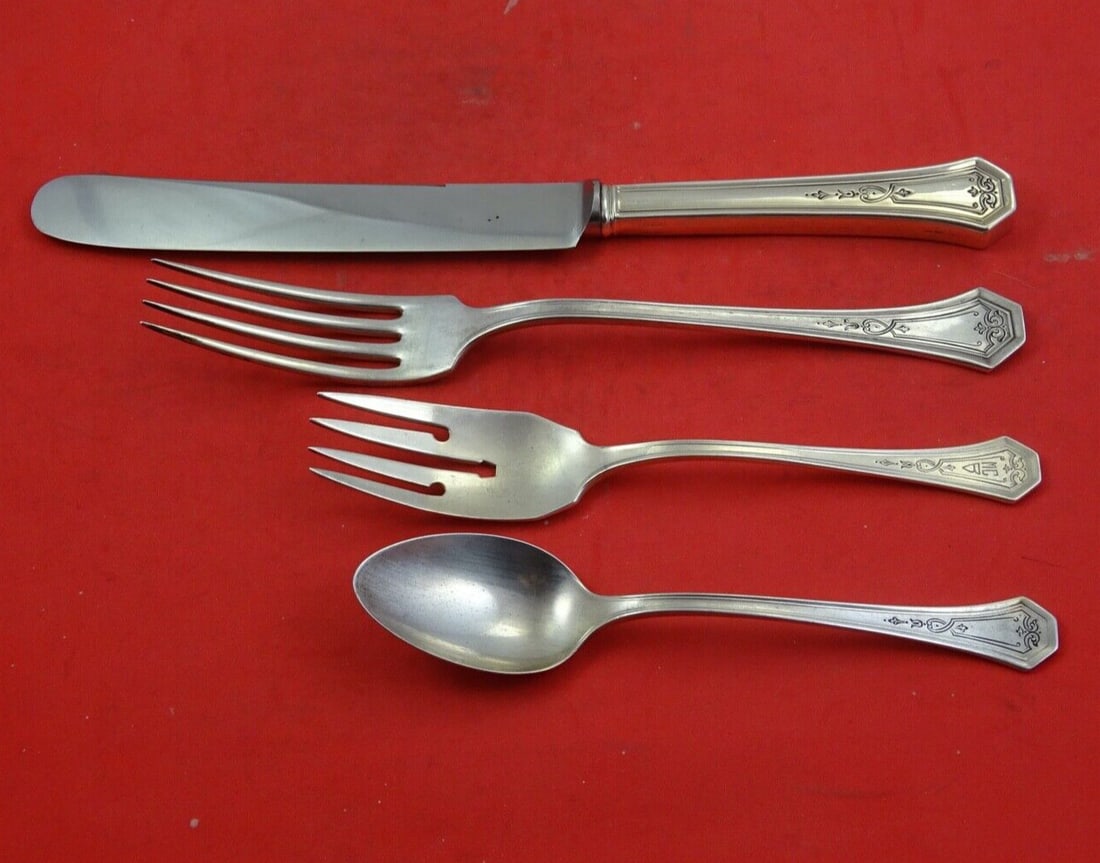 Reed and Barton Dorothy Quincy Sterling Silver 4-Pc Place Setting: Reed and Barton Dorothy Quincy Sterling Silver 4-Pc Place Setting This exquisite 4-piece place setting features the elegant Dorothy Quincy pattern by Reed and Barton, crafted in high-quality sterling 