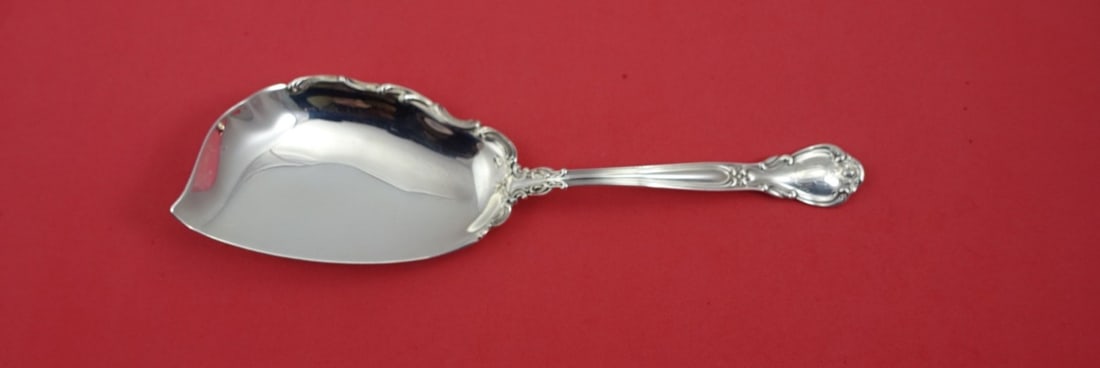Gorham Chantilly Sterling Silver Jelly Knife 8 1/4" Monogrammed: Gorham Chantilly Sterling Silver Jelly Knife 8 1/4" Monogrammed This exquisite jelly knife, part of the Chantilly pattern by Gorham, showcases the timeless beauty of sterling silver craftsmanship. Mea