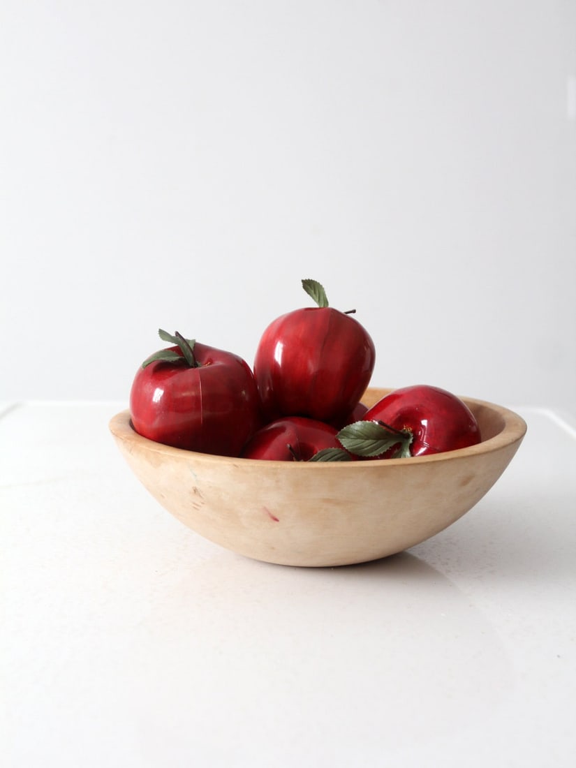 Vintage Munising Wood Bowl Handcrafted 10.5in Unique Patina: Vintage Munising Wood Bowl Handcrafted 10.5in Unique Patina This vintage Munising wood bowl, crafted between the 1920s and 1940s, showcases a unique handcrafted design with a stunning patina, making i