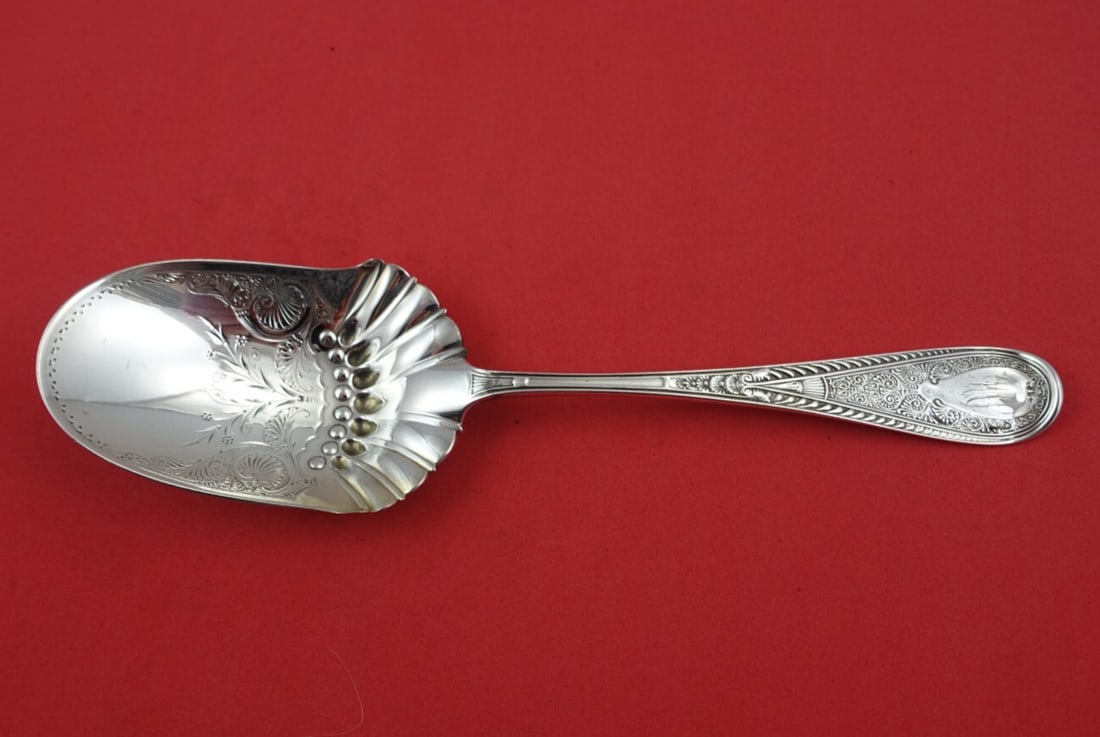 Gorham Hindostanee Sterling Silver Berry Spoon 8 5/8" Monogrammed: Gorham Hindostanee Sterling Silver Berry Spoon 8 5/8" Monogrammed This exquisite serving spoon is crafted from sterling silver and features the intricate Hindostanee pattern by Gorham. Measuring 8 5/8