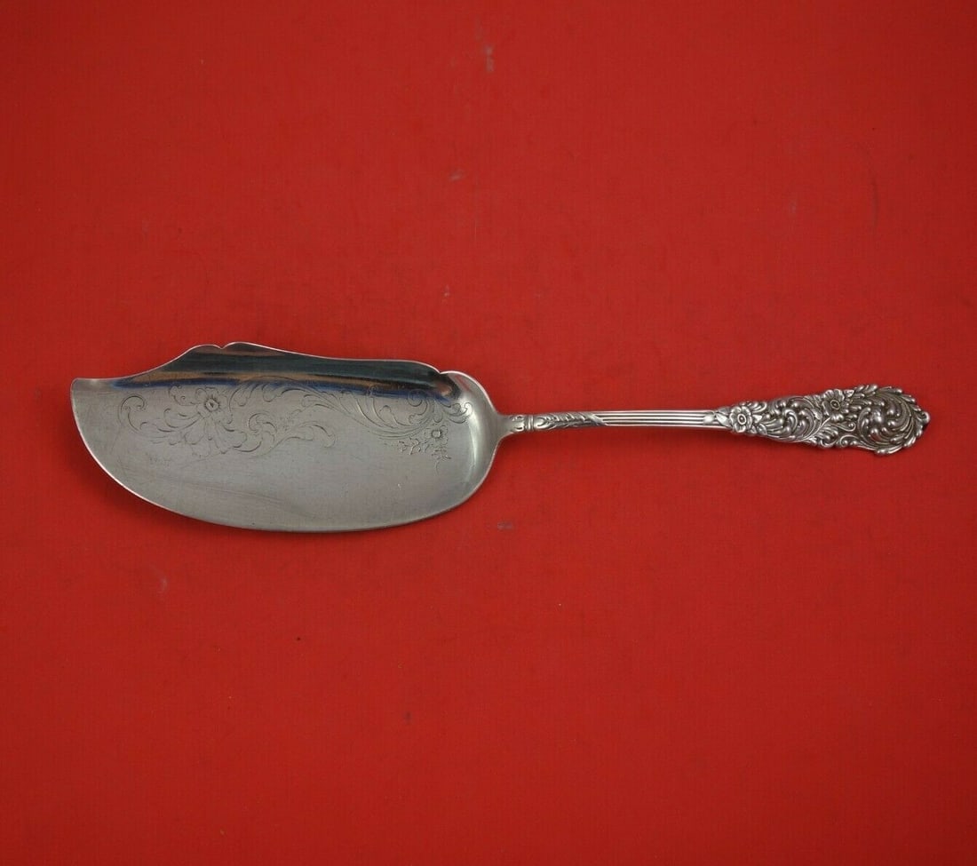 Reed and Barton Trajan Sterling Silver Fish Server 10 7/8 inches Monogrammed: Reed and Barton Trajan Sterling Silver Fish Server 10 7/8 inches Monogrammed Introducing the Trajan Fish Server by Reed & Barton, a stunning piece crafted from sterling silver, showcasing the intricat