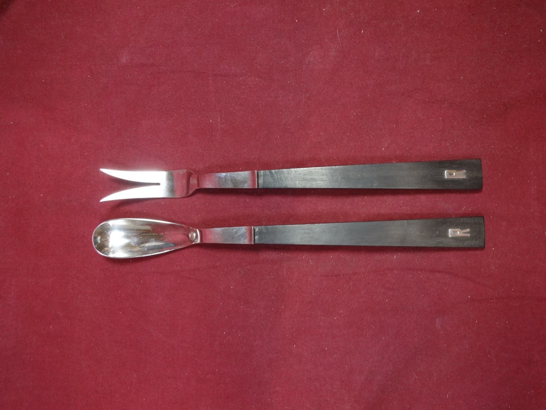 Allan Adler Town & Country Sterling Silver Salad Serving Set 13": Allan Adler Town & Country Sterling Silver Salad Serving Set 13" This exquisite salad serving set features the elegant Town & Country pattern by Allan Adler, crafted from high-quality sterling silver.