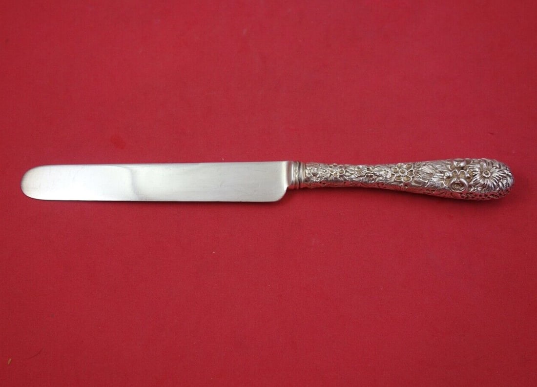 Jacobi and Jenkins Repousse Sterling Silver Dinner Knife 9.5": Jacobi and Jenkins Repousse Sterling Silver Dinner Knife 9.5" Presenting a stunning 9 1/2" dinner knife from the esteemed Repousse pattern by Jacobi and Jenkins. This exquisite piece features a sterli