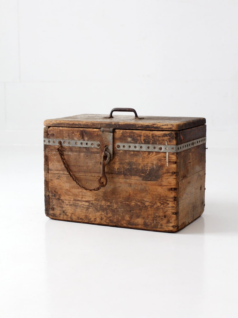 Weathered Pine Lift Top Storage Chest VACUUM C Marking (1 of 15)