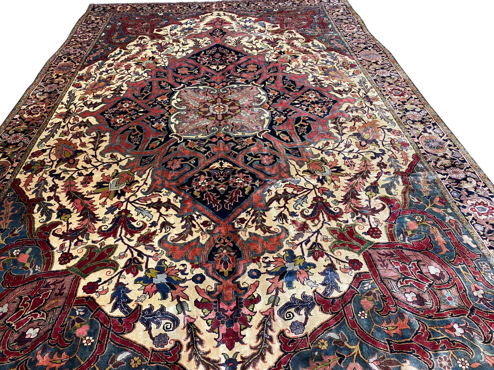 Authentic Persian 12.9 x 19.4 Heriz Rug Handmade Wool Area Rug - 3