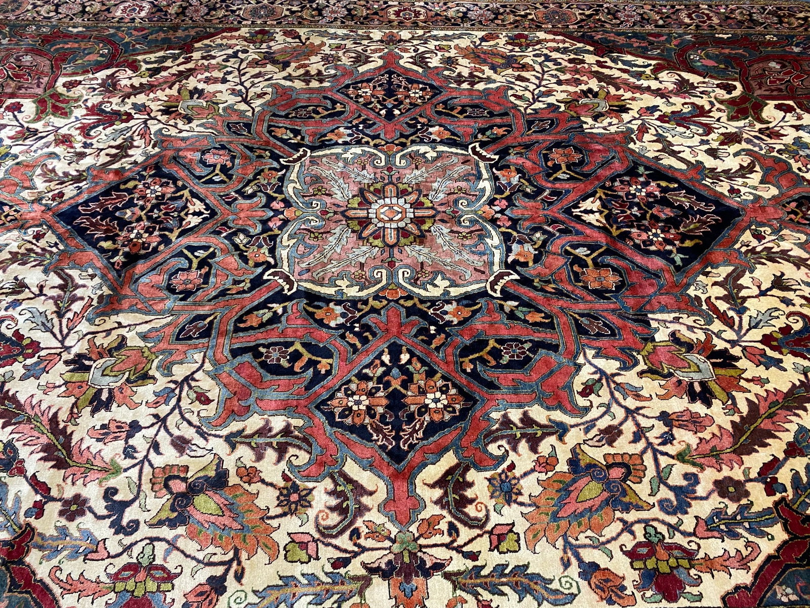Authentic Persian 12.9 x 19.4 Heriz Rug Handmade Wool Area Rug - 4