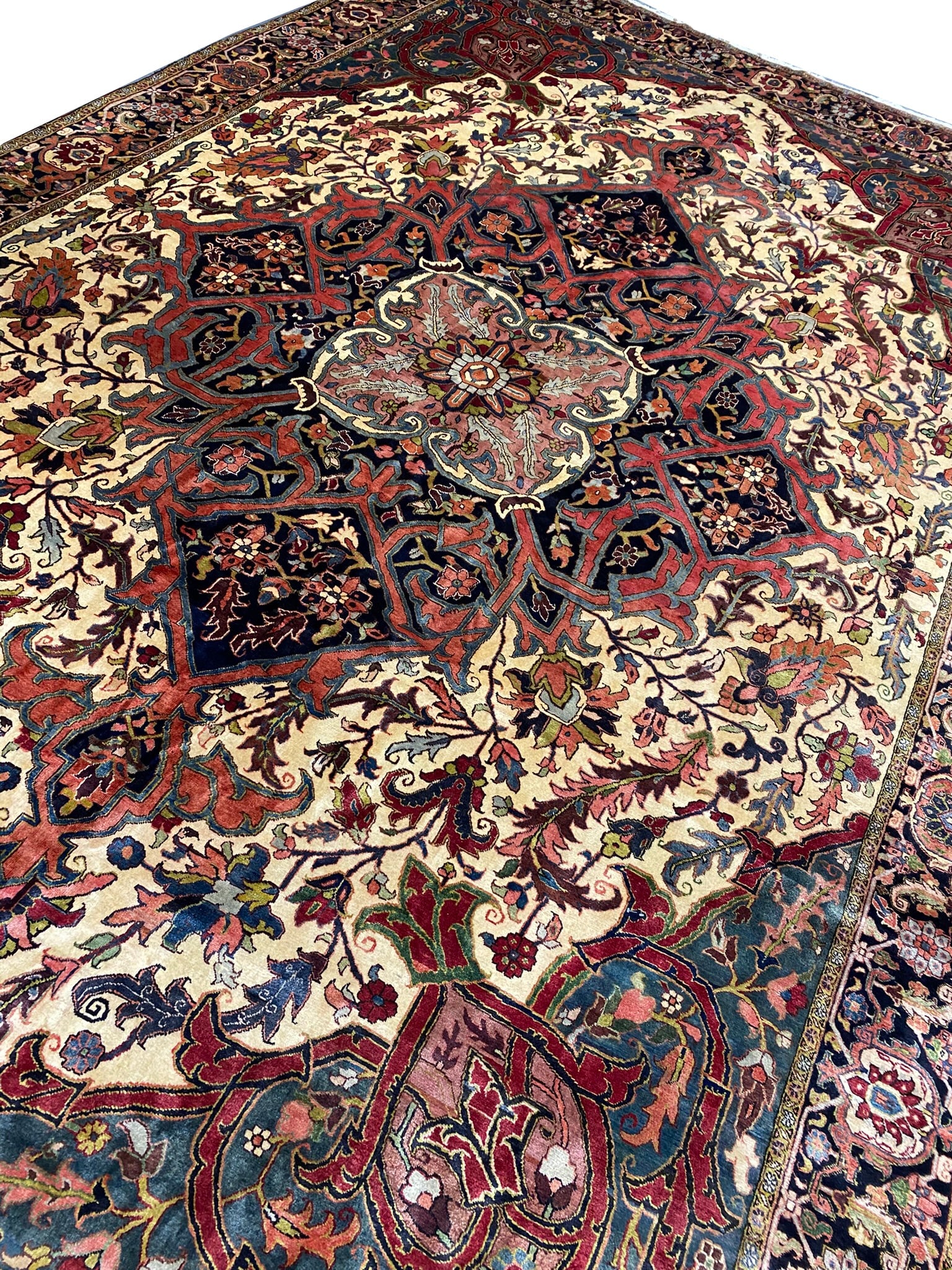 Authentic Persian 12.9 x 19.4 Heriz Rug Handmade Wool Area Rug - 5