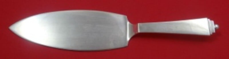 Georg Jensen Pyramid Sterling Silver Pie Server 9 1/8": Georg Jensen Pyramid Sterling Silver Pie Server 9 1/8" Experience elegance with the Pyramid pie server by Georg Jensen, crafted from high-quality sterling silver. This exquisite piece features a flat 