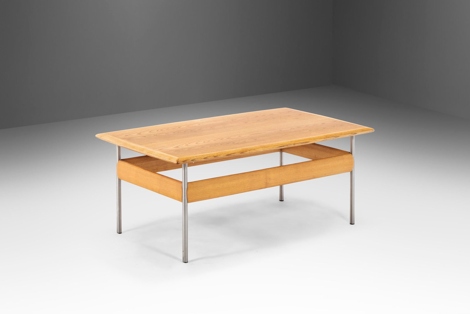 Mid Century Modern Honey Oak Coffee Table by Sven Ivar Dysthe for Dokka 1970s: Mid Century Modern Honey Oak Coffee Table by Sven Ivar Dysthe for Dokka 1970s This Mid Century Modern coffee table, attributed to Sven Ivar Dysthe for Dokka, showcases a stunning honey oak constructio