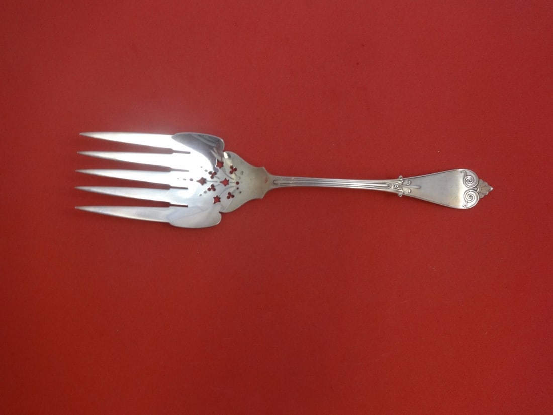 Tiffany & Co Beekman Sterling Silver 5-Tine Fish Serving Fork: Tiffany & Co Beekman Sterling Silver 5-Tine Fish Serving Fork This exquisite serving fork is a sterling silver piece from the renowned Beekman pattern by Tiffany & Co. Crafted between 1850 and 1899, t