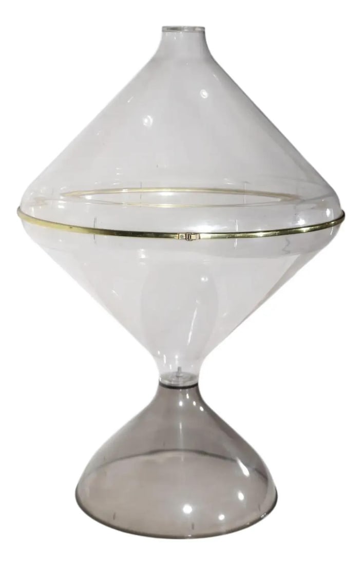 1970s Space Age Lucite Teardrop Terrarium Planter: 1970s Space Age Lucite Teardrop Terrarium Planter This stunning Circa 1970's Space Age Teardrop Lucite Terrarium Planter is a true statement piece, originally designed to house plants but versatile en