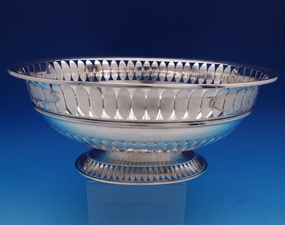 Buccellati Italian Sterling Silver Centerpiece Bowl 12 x 9.25 Pierced Border: Buccellati Italian Sterling Silver Centerpiece Bowl 12 x 9.25 Pierced Border This exquisite Buccellati Italian sterling silver centerpiece bowl features a stunning wide pierced border, marked MI. Meas
