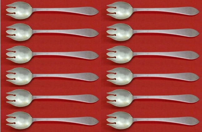 Tiffany & Co. Faneuil Sterling Silver Ice Cream Fork Set 12 pcs: Tiffany & Co. Faneuil Sterling Silver Ice Cream Fork Set 12 pcs Indulge in a delightful dessert experience with this exquisite set of 12 Faneuil ice cream forks by Tiffany & Co. Each fork measures 5 7