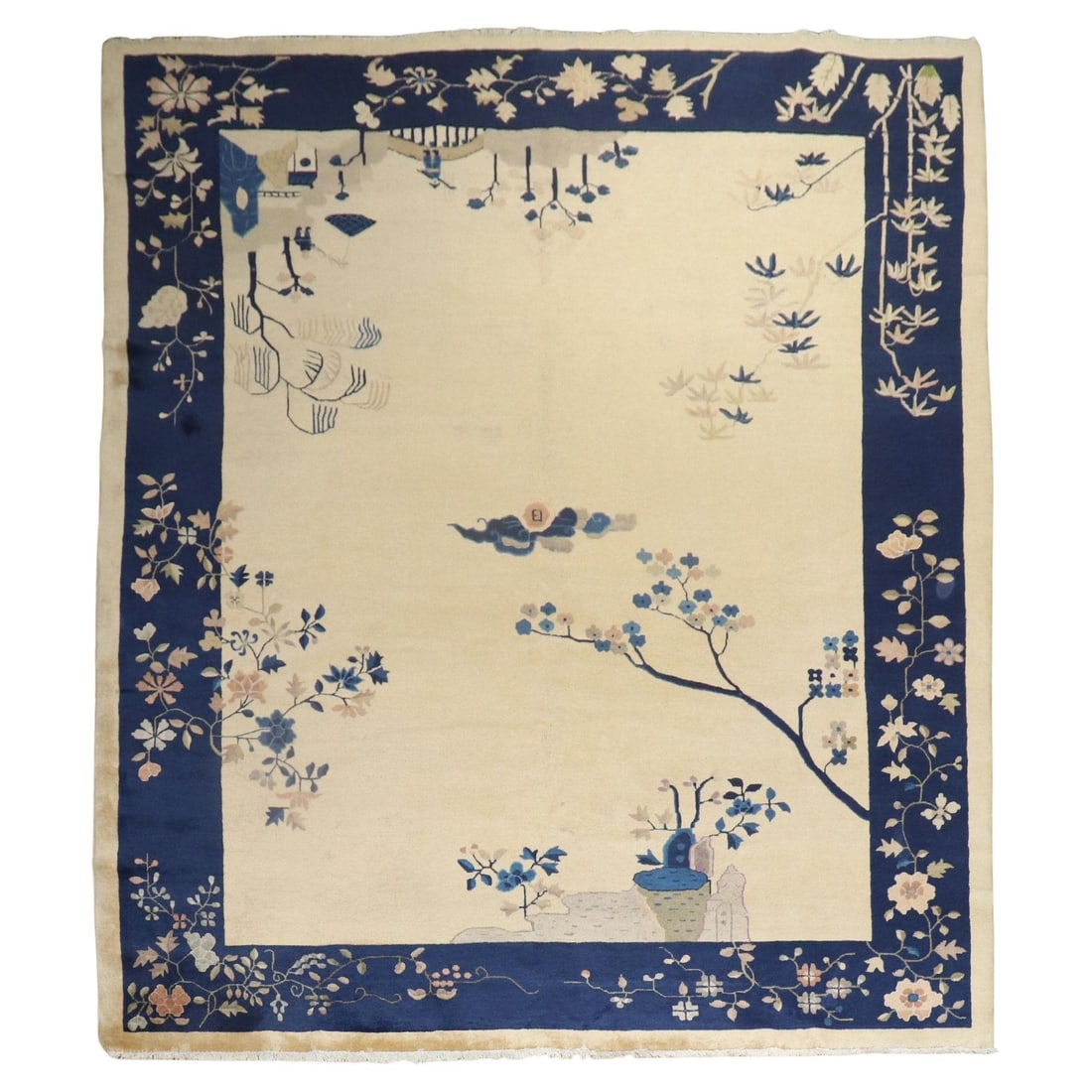 Antique Chinese Pictorial Hand-Woven Wool Rug 104 x 137 in: Antique Chinese Pictorial Hand-Woven Wool Rug 104 x 137 in Experience the elegance of this pictorial antique Chinese rug, a stunning addition to any room. Hand-woven from high-quality wool, this rug s