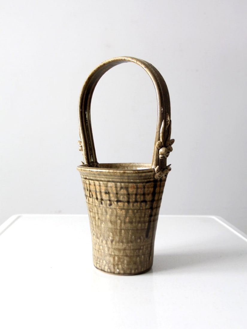 Vintage Frank Polizzi Handcrafted Basket Vase Olive Brown Glaze 14.75in: Vintage Frank Polizzi Handcrafted Basket Vase Olive Brown Glaze 14.75in This exquisite vintage Frank Polizzi pottery vase showcases a unique "basket" design, hand-crafted with care. It features a deco