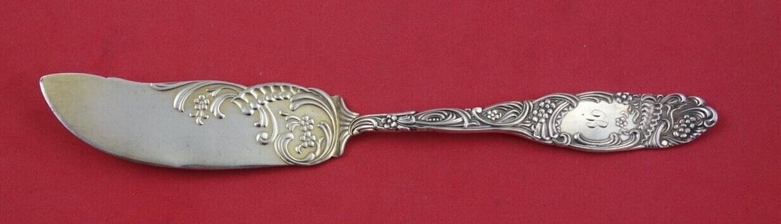 Towle Princess Sterling Silver Master Butter Knife 6 3/4 in Monogrammed: Towle Princess Sterling Silver Master Butter Knife 6 3/4 in Monogrammed Discover the elegance of the Princess by Towle master butter knife, crafted from high-quality sterling silver. This exquisite pi