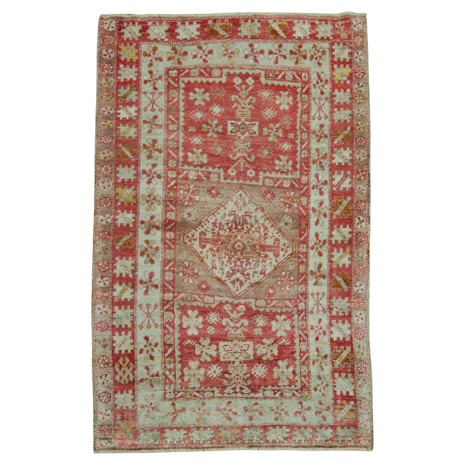 Antique 1920 Turkish Sivas Small Hand-Woven Wool Rug: Antique 1920 Turkish Sivas Small Hand-Woven Wool Rug This exquisite Antique Turkish Sivas Rug hails from the early 20th century, specifically crafted in 1920. With dimensions of 36 in (91.44 cm) in wi
