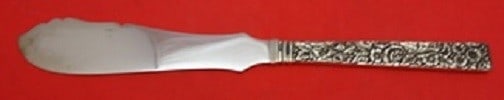 Kirk Repousse Sterling Silver Fish Knife Square Handle 8 Inch: Kirk Repousse Sterling Silver Fish Knife Square Handle 8 Inch This exquisite fish knife, crafted by Kirk, showcases a stunning repousse pattern and is made from high-quality sterling silver (925/1000)
