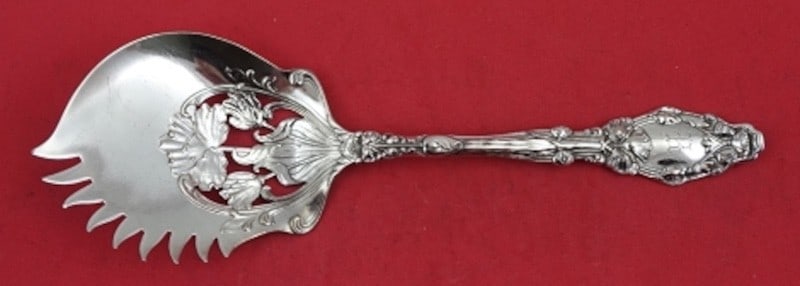 Gorham Virginiana Sterling Silver 8 Inch Pasta Serving Fork: Gorham Virginiana Sterling Silver 8 Inch Pasta Serving Fork Sterling silver macaroni server in the Virginiana pattern by Gorham. This serving piece dates to the 1900-1940 period and was made in the Un