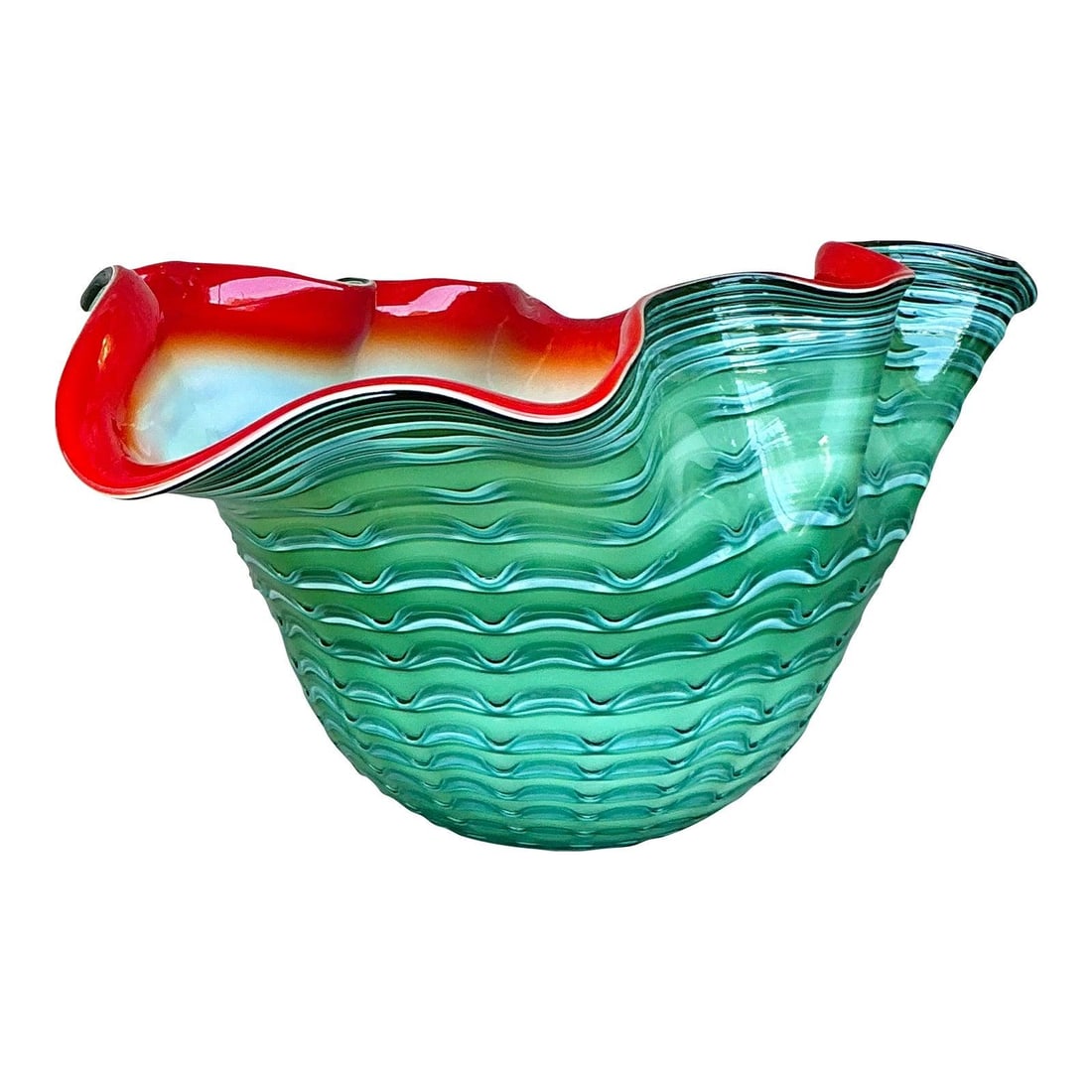 Vintage Boho Hand-Blown Art Glass Centerpiece Bowl Green Red Ruffled Rim 19.75": Vintage Boho Hand-Blown Art Glass Centerpiece Bowl Green Red Ruffled Rim 19.75" Elevate your space with this stunning Vintage Boho Art Glass Centerpiece Bowl, showcasing the artistry of hand-blown gla