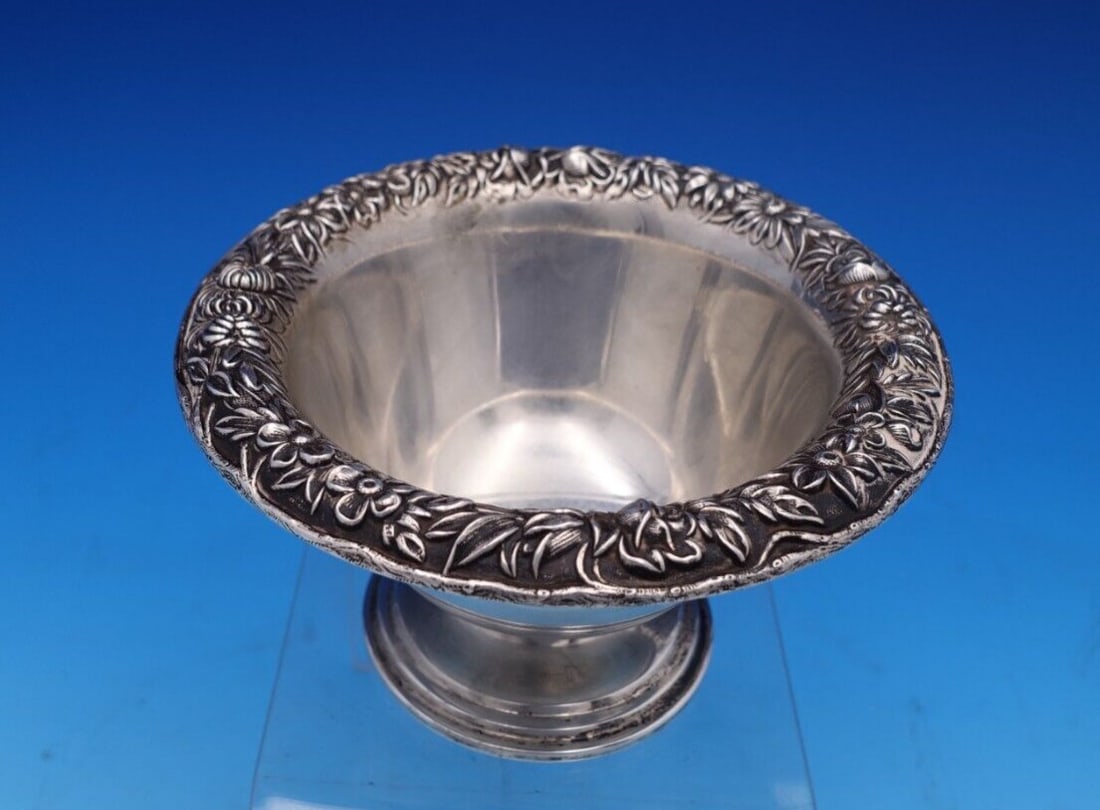 Kirk Repousse Sterling Silver Dip Dish 5 x 3 4.4 oz: Kirk Repousse Sterling Silver Dip Dish 5 x 3 4.4 oz Discover the elegance of this Repousse by Kirk Sterling Silver Dip Dish, a stunning representation of the art of embossing metal. Crafted in 1828, t