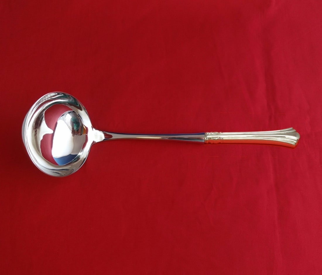 Reed & Barton Eighteenth Century Sterling Silver Soup Ladle 10.5": Reed & Barton Eighteenth Century Sterling Silver Soup Ladle 10.5" Presenting a beautiful Eighteenth Century Soup Ladle crafted by Reed & Barton. This impressive ladle features a hollow handle made of 