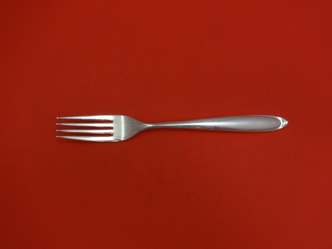 Lunt Raindrop Sterling Silver Fork 7 3/8 Vintage Flatware: Lunt Raindrop Sterling Silver Fork 7 3/8 Vintage Flatware This vintage fork is part of the Raindrop pattern by Lunt, crafted from high-quality sterling silver. Measuring 7 3/8 inches, this fork showca