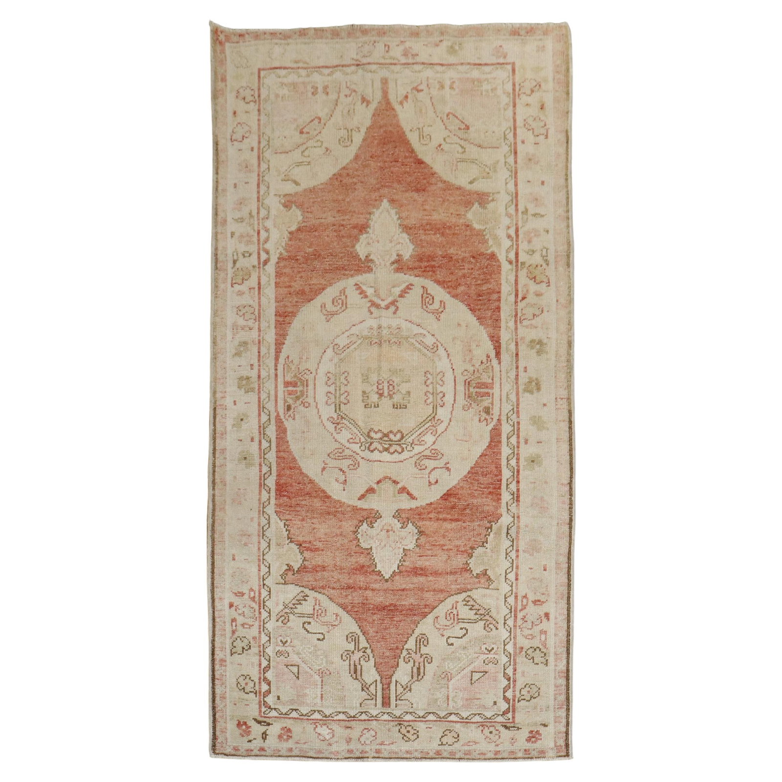 Mid-20th Century Turkish Oushak Wool Hand-Knotted Runner 41 x 81: Mid-20th Century Turkish Oushak Wool Hand-Knotted Runner 41 x 81 This exquisite Turkish Oushak throw runner features a stunning hand-knotted design, made from high-quality wool. Perfect for adding war