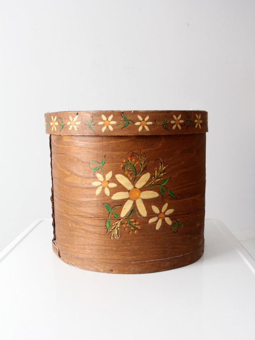 Antique Farmhouse Vintage Pantry Band Box with Floral Design: Antique Farmhouse Vintage Pantry Band Box with Floral Design Enhance your home with the rustic charm of this Vintage Pantry Band Box. This antique farmhouse pantry box features a hand-painted yellow f