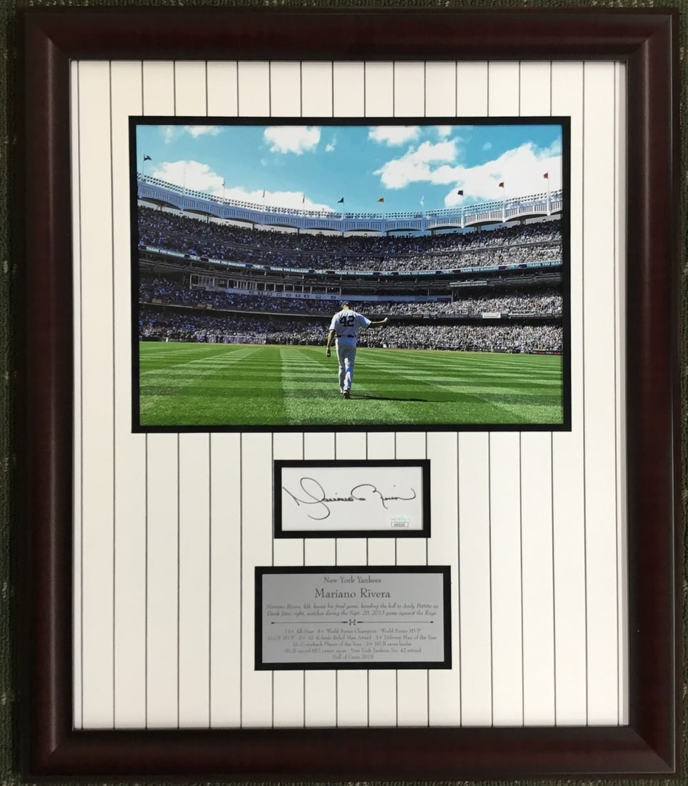 Mariano Rivera New York Yankees JSA Authenticated Cut Signature Framed Photo: Mariano Rivera New York Yankees JSA Authenticated Cut Signature Framed Photo Celebrate the legacy of baseball legend Mariano Rivera with this exquisite custom-framed cut signature photo. This unique p
