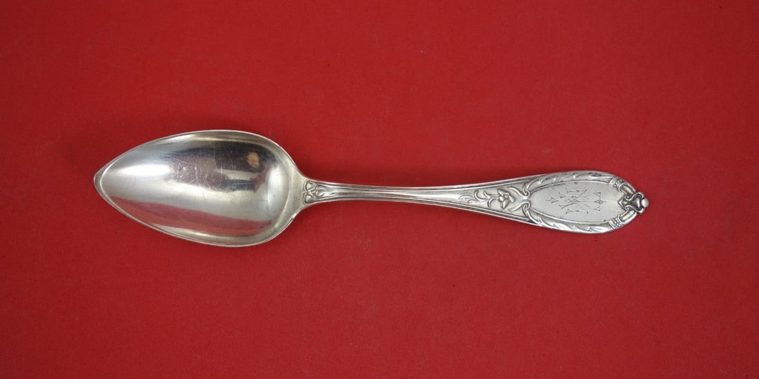 Sterling Silver Laurel Place Soup Spoon Hotchkiss & Schreuder 7 1/8: Sterling Silver Laurel Place Soup Spoon Hotchkiss & Schreuder 7 1/8 This is a Hotchkiss & Schreuder sterling silver place soup spoon in the Laurel pattern. Measuring 7 1/8 inches in length, this spoon