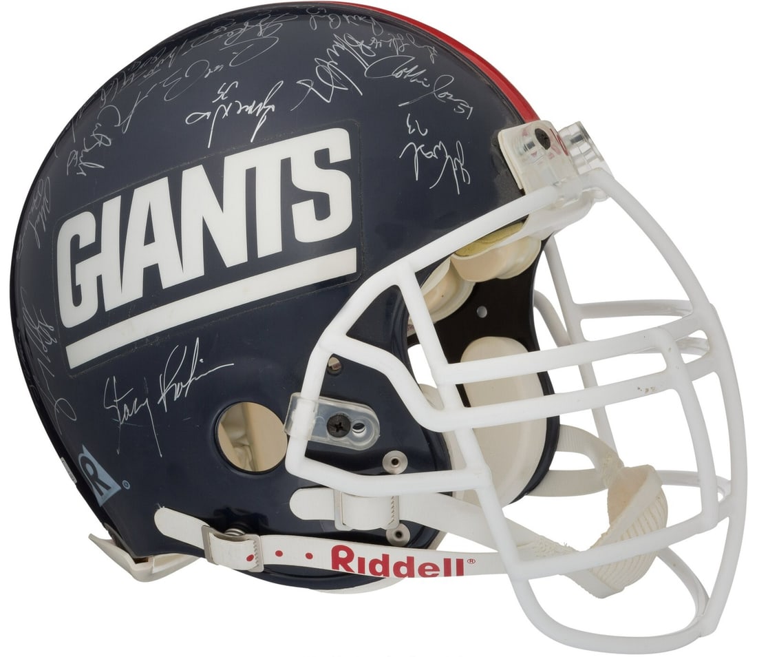 1986 New York Giants Team Signed Helmet with Beckett COA: 1986 New York Giants Team Signed Helmet with Beckett COA Celebrate the legendary 1986 New York Giants Super Bowl XXI Championship with this full-sized helmet, signed by the iconic team members. This a