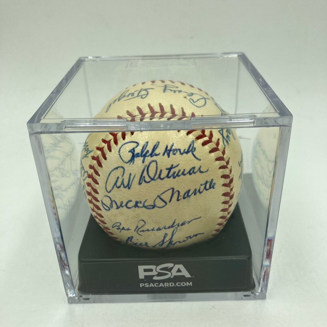 Official AL baseball signed by 1958 Yankees champions 25 autos PSA DNA: Official AL baseball signed by 1958 Yankees champions 25 autos PSA DNA 1958 New York Yankees World Series Champs team-signed official American League (Harridge) baseball. The ball is signed by 25 play