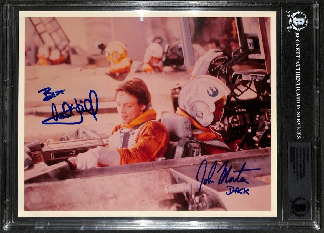 Mark Hamill John Morton Star Wars ESB Hoth Signed 8x10 Photo Beckett 10: Mark Hamill John Morton Star Wars ESB Hoth Signed 8x10 Photo Beckett 10 This stunning 8x10 photograph features the iconic Mark Hamill as Luke Skywalker and John Morton as Dak from Star Wars: The Empir