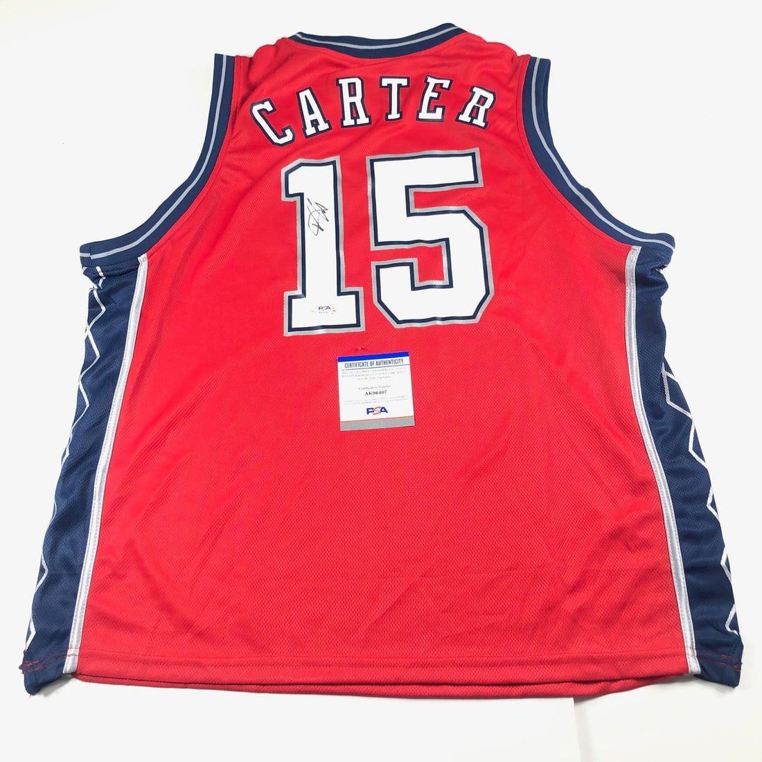 Vince Carter Autographed Jersey PSA/DNA New Jersey Nets Original: Vince Carter Autographed Jersey PSA/DNA New Jersey Nets Original This is an original, stitched New Jersey Nets jersey autographed by Vince Carter, a prominent player in NBA basketball history. The aut