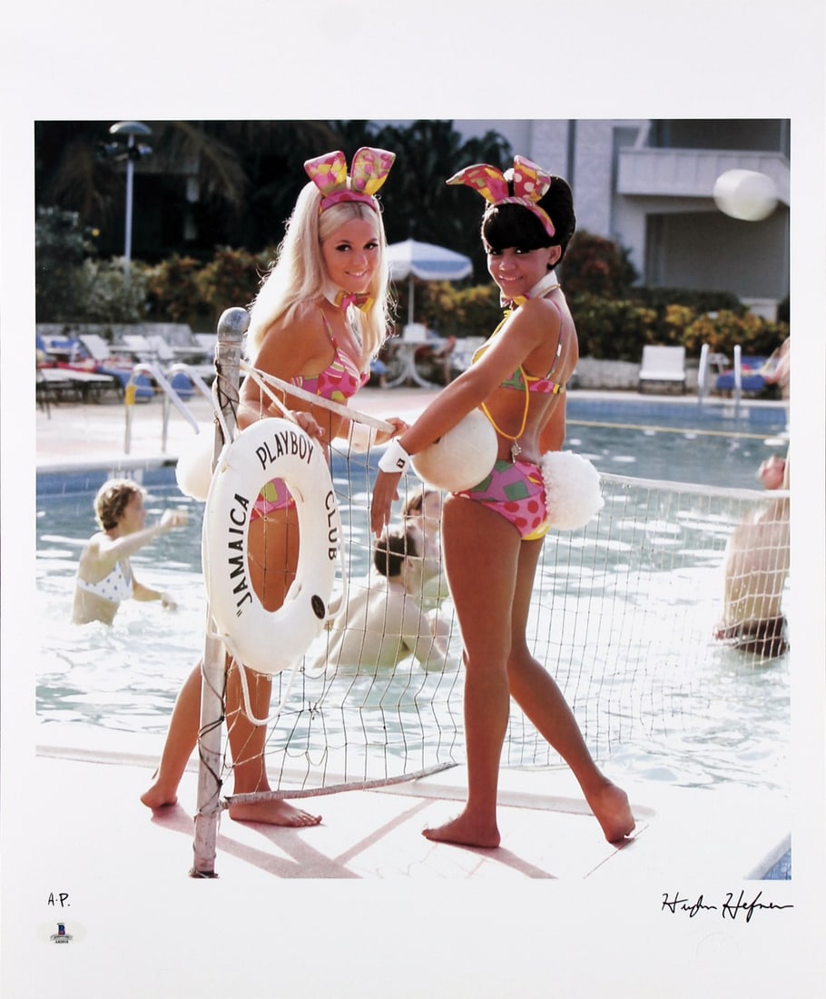 Hugh Hefner Signed 16.5x20 Playboy Print With BAS Authentication: Hugh Hefner Signed 16.5x20 Playboy Print With BAS Authentication This 16.5x20 Playboy artist print photo has been personally signed by Hugh Hefner. The autograph is authenticated by Beckett Authentica