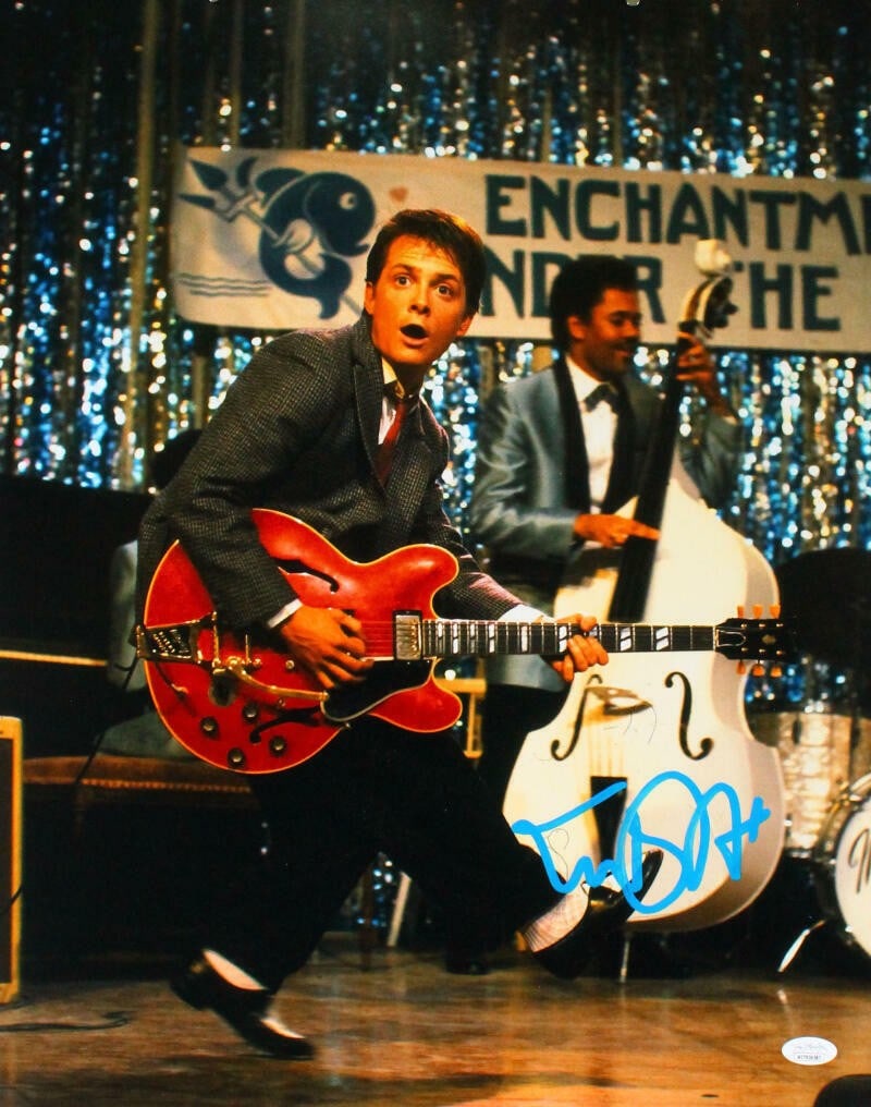 Back to the Future 16x20 Photo Signed by Michael J Fox JSA: Back to the Future 16x20 Photo Signed by Michael J Fox JSA This is a 16x20 photograph from the movie Back to the Future, personally signed by Michael J. Fox. The autograph is authenticated by JSA, ens