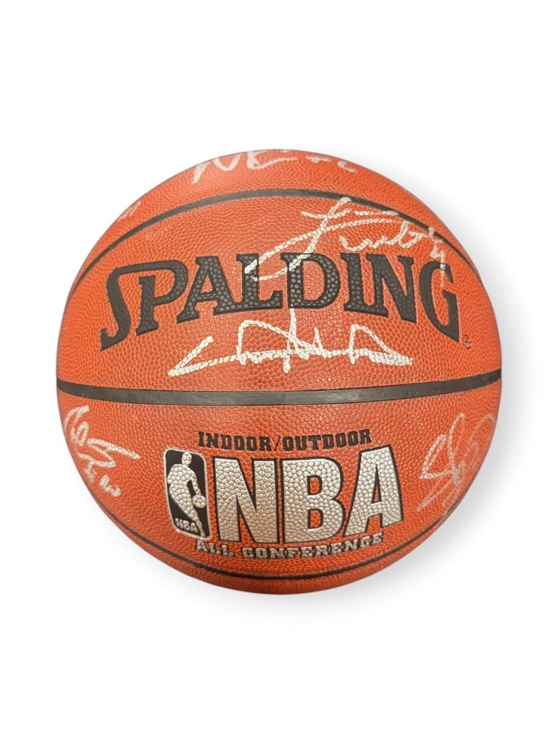 Los Angeles Lakers autographed basketball JSA Kobe Bryant and 14 others: Los Angeles Lakers autographed basketball JSA Kobe Bryant and 14 others This is an original 2006-07 Los Angeles Lakers team autographed basketball. The ball features signatures from Kobe Bryant, Lamar
