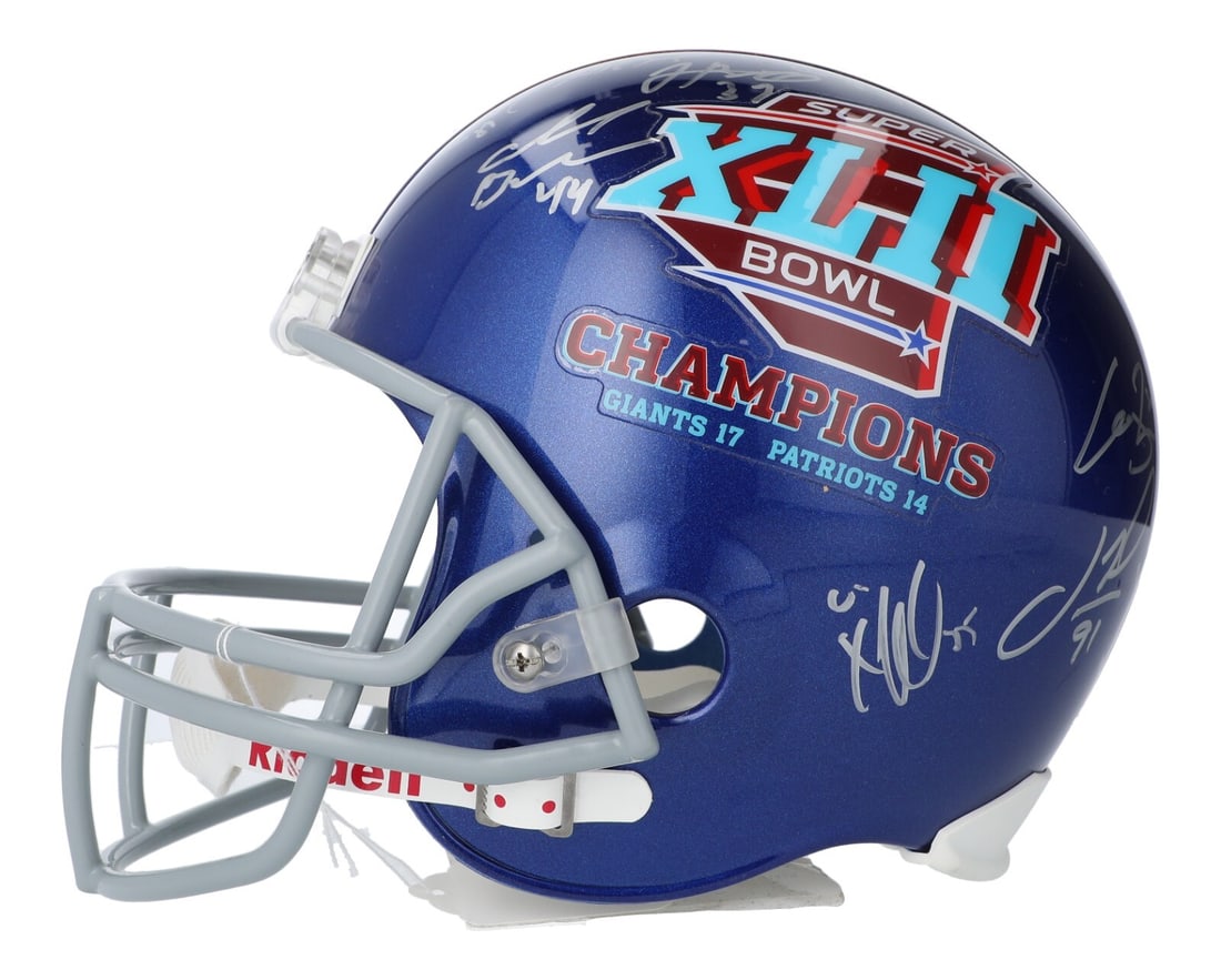 2007 New York Giants Super Bowl XLII Team Signed Helmet with Steiner COA: 2007 New York Giants Super Bowl XLII Team Signed Helmet with Steiner COA Celebrate the remarkable victory of the 2007 New York Giants with this full-size helmet, a tribute to their stunning Super Bowl
