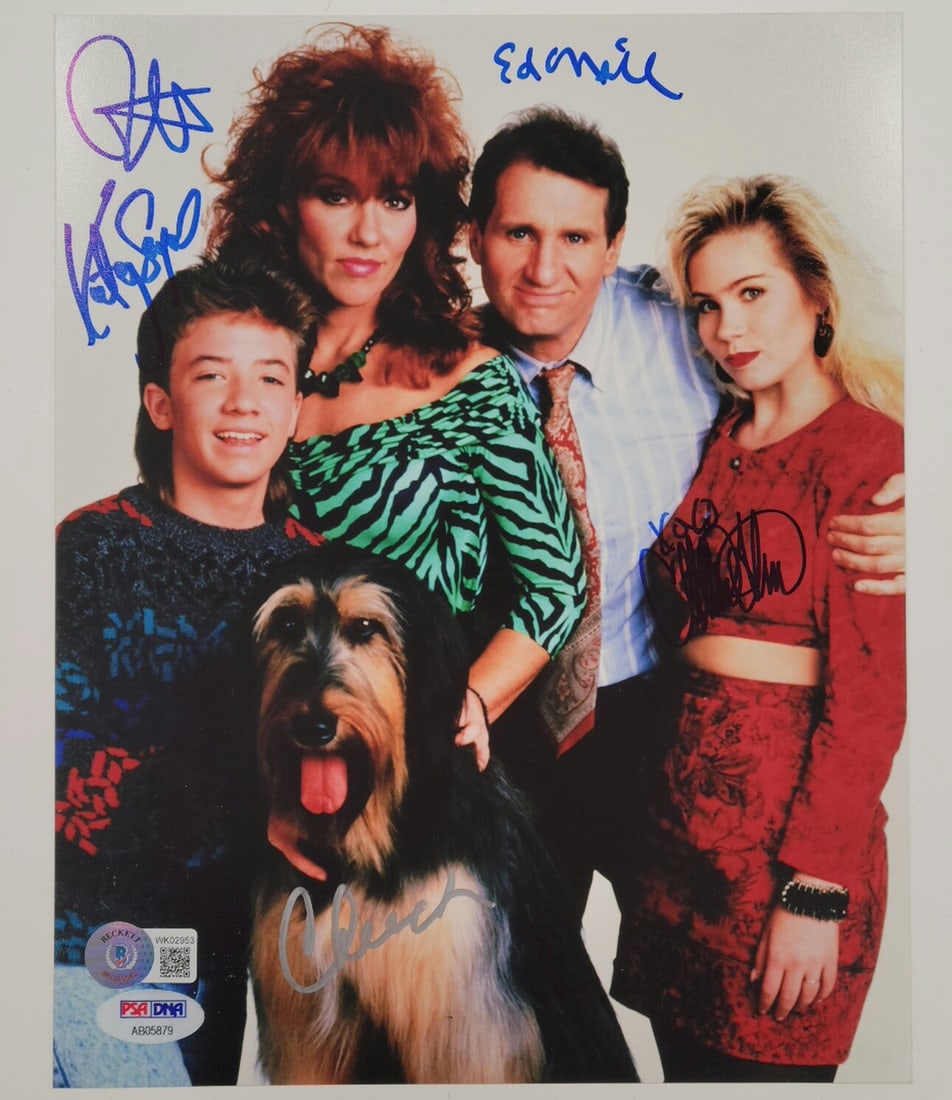 Five Cast Signed Married With Children 8x10 Photo PSA Authenticated: Five Cast Signed Married With Children 8x10 Photo PSA Authenticated This original 8x10 photo features the cast of Married With Children and is hand-signed by five cast members, including Ed O'Neill, K