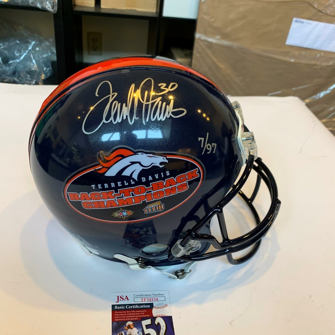 Terrell Davis Signed Denver Broncos Super Bowl Helmet JSA COA UDA Hologram: Terrell Davis Signed Denver Broncos Super Bowl Helmet JSA COA UDA Hologram This Denver Broncos full-size Super Bowl helmet is signed by Terrell Davis, a celebrated player known for his pivotal role in